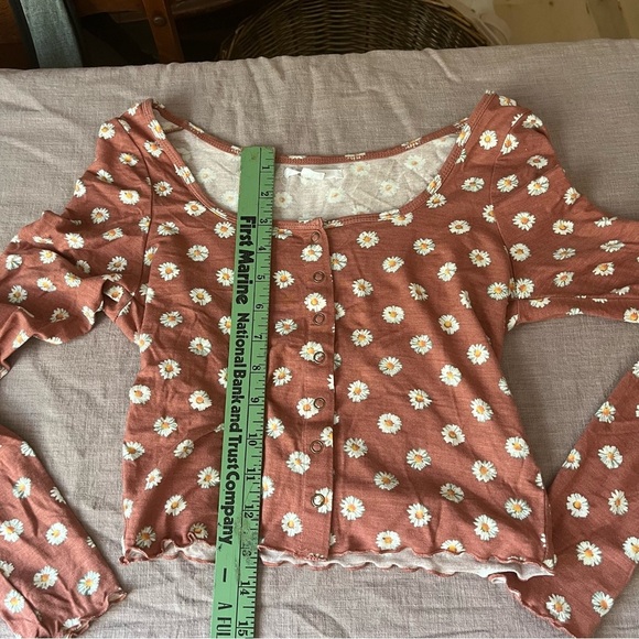 O’Neill Size XS Daisy all over snap front spring/summer PAYTON KNIT TOP - Picture 7 of 8